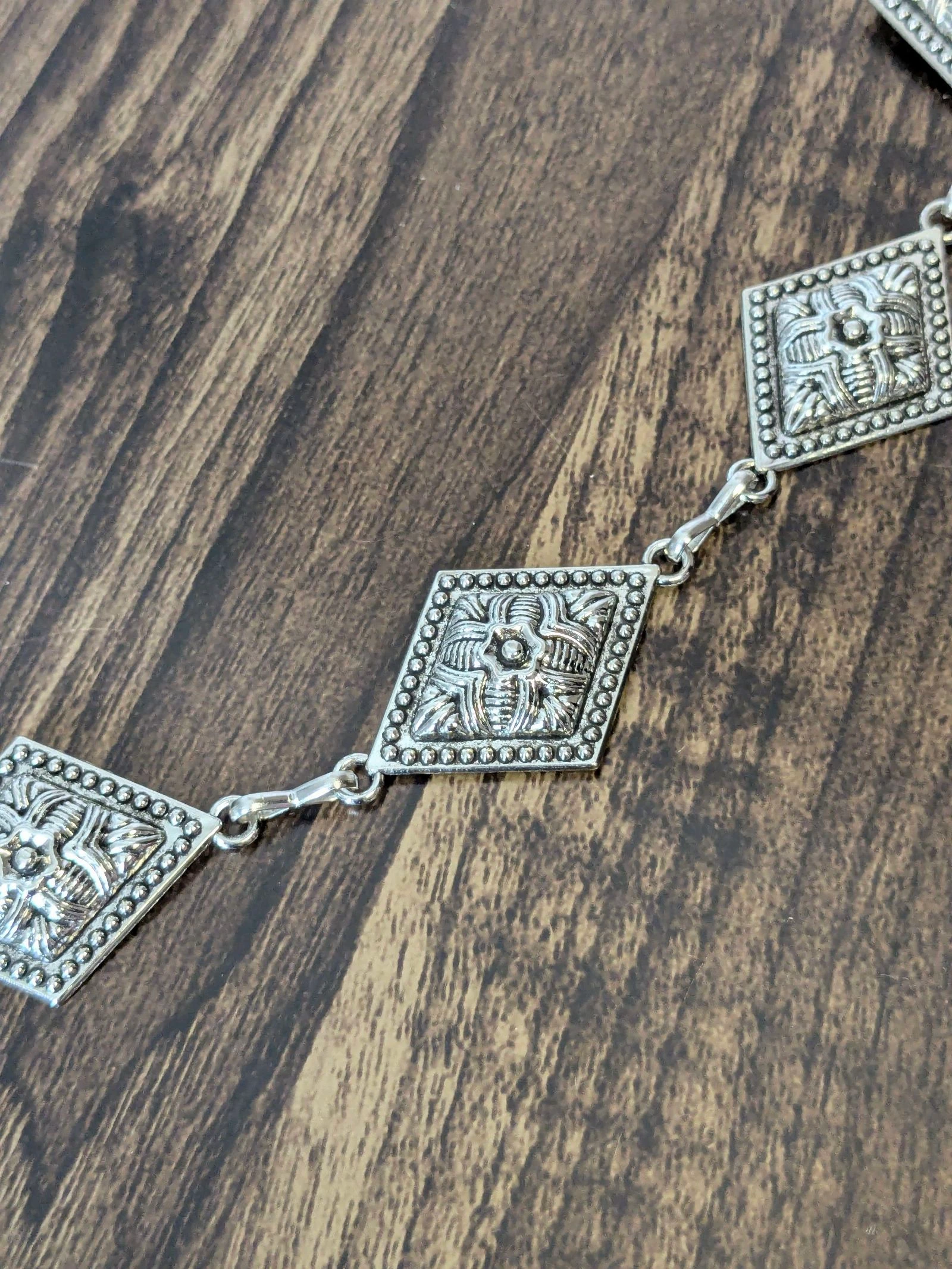 Belt Silvertone chain belt with engraved ethnic medallions – photo 3